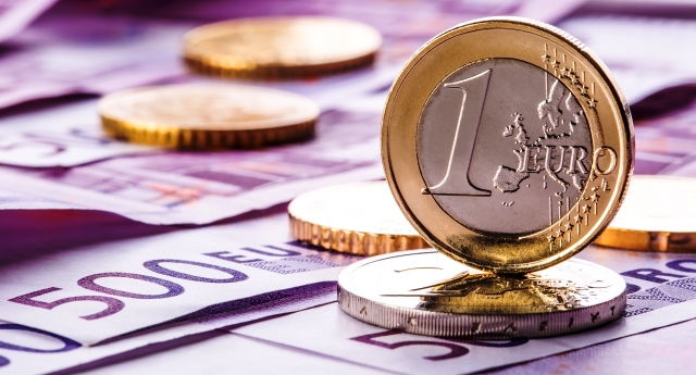 Euro ne pikiate, po i afrohet nivelit te 133 lekeve